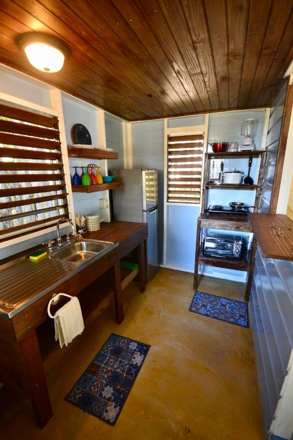 Katamah Beachfront Guesthouse เทรเชอร์ บีช ภายนอก รูปภาพ